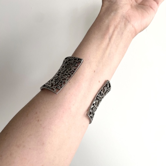 Vintage Ornate Cuff Bracelet - Picture 4 of 15